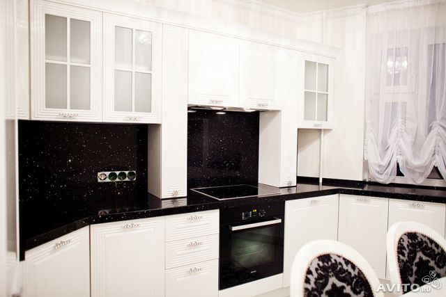 Девчат,очень люблю интерьер в белых тонах,наткнулась тут недавно - очень понравилось...