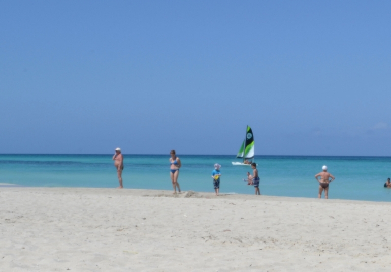 Контрольное задание № 13. "Инструмент Штамп (Clone Stamp)"