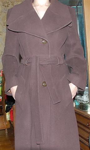 женские вещи, в основном 50-52, одно пальо 42-44. М. Савеловская