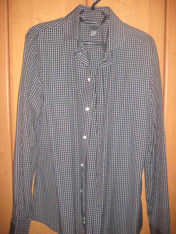 Рубашка H&M, разм 50. Цена 500 руб.