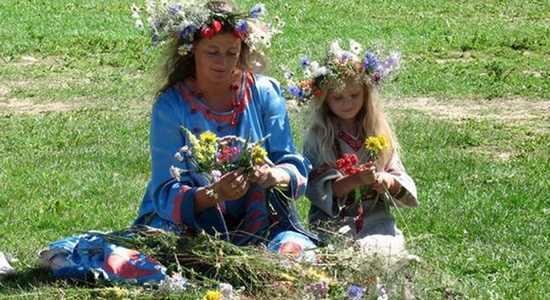 скоро Троица