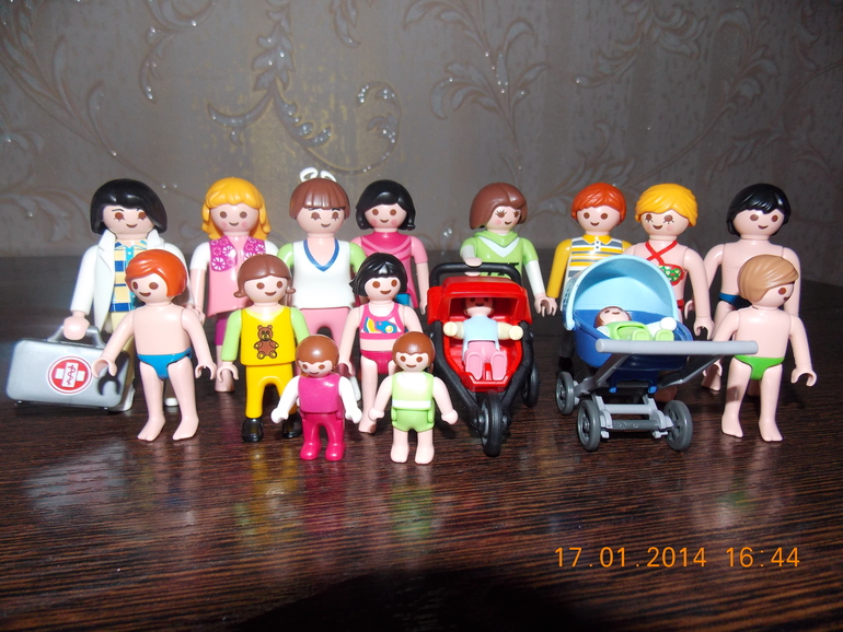 Игрушки, которые дочуне принес Дедушка Мороз!!!