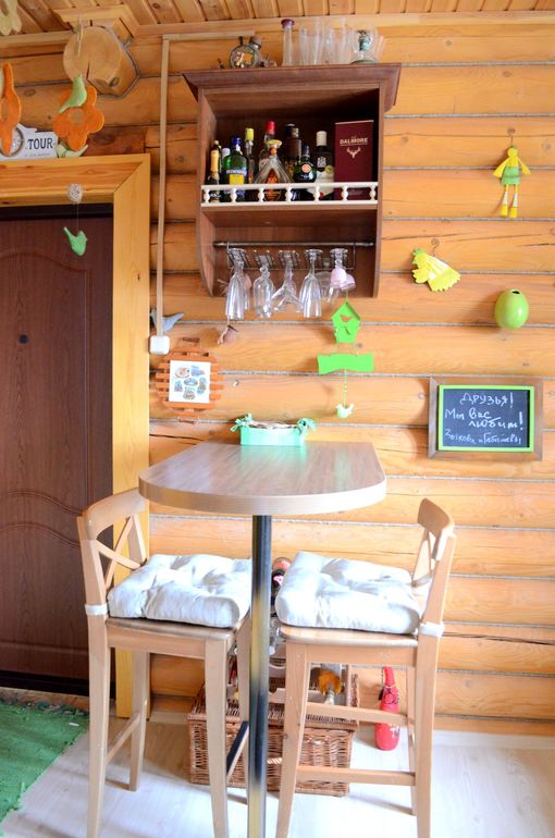 Кухня в деревянном доме.