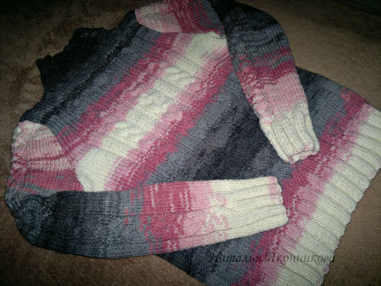 Меланжевый свитер.