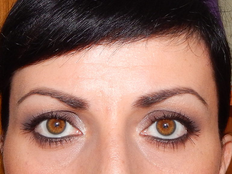 Не  сильно ярко  днем?