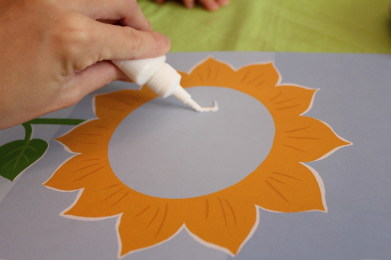 Давайте и мы с малышом сегодня порадуемся кусочку солнца!