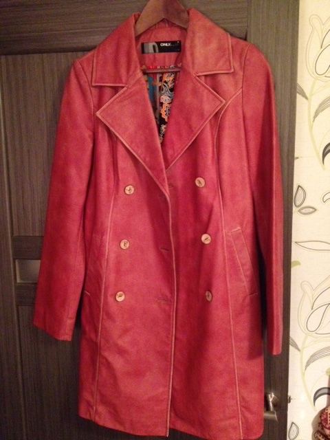 Экстравагантный кожаный плащ..S...2000 р.