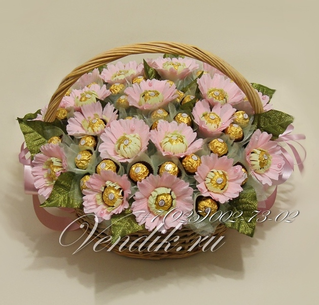 Корзина с герберами