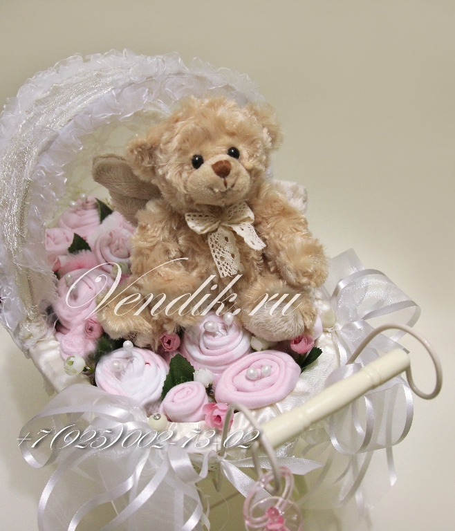 Беби букет из детской одежды для девочки .