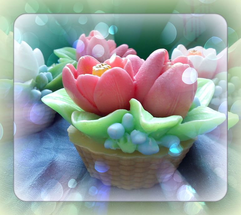 Цветы в корзинке