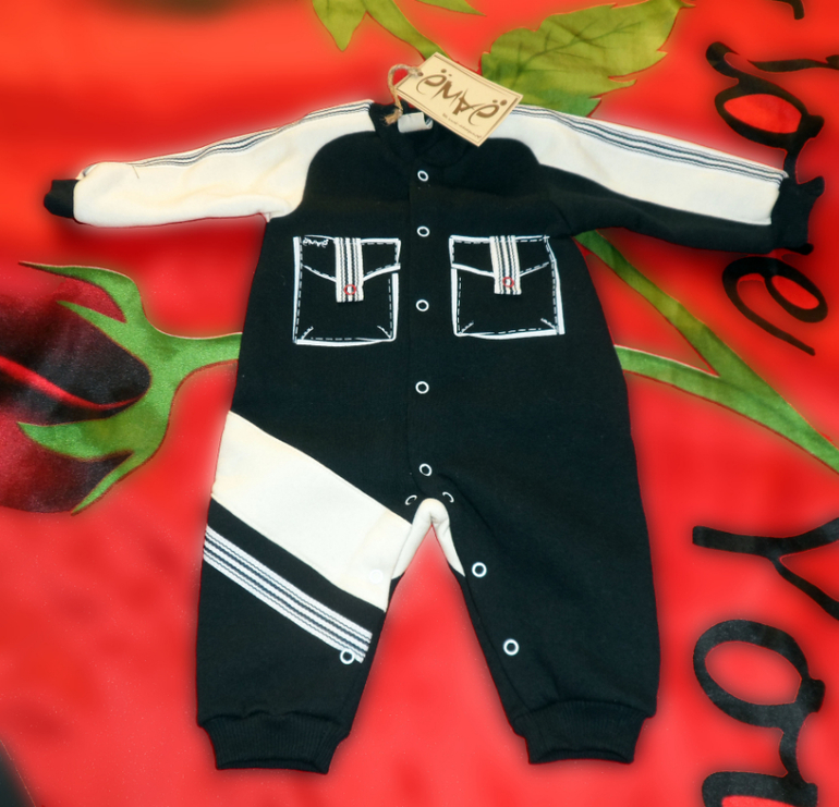 А это наш первый гардероб)