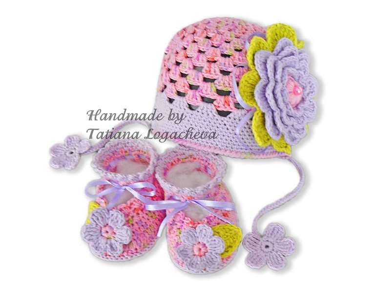 Шапочка и пинетки