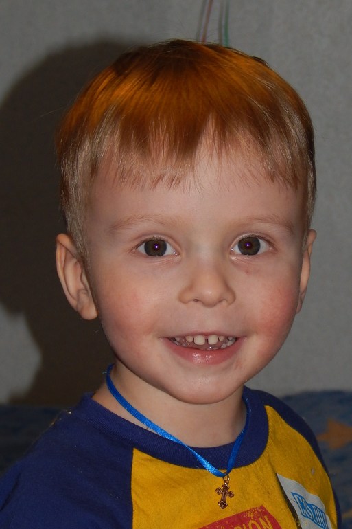 Ну вот и мы к трем годам нарастили волос для модельной стрижки и похода в парикмахерскую!!!