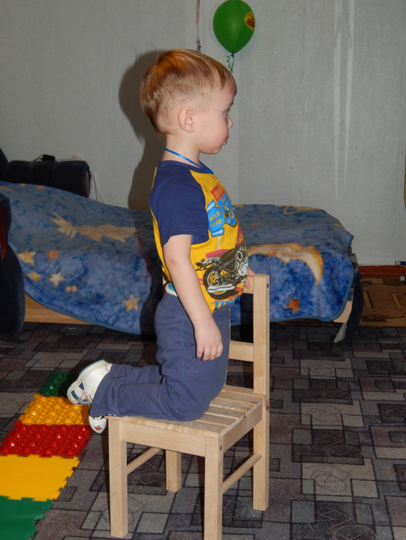 Ну вот и мы к трем годам нарастили волос для модельной стрижки и похода в парикмахерскую!!!