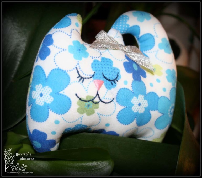 Котики... много котиков =)