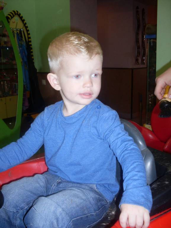 Первый поход в парикмахерскую