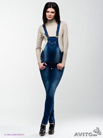 стильный джинсовый комбез для будущей мамочки