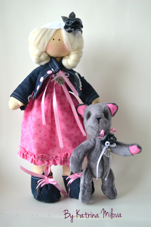 Новые девочки.