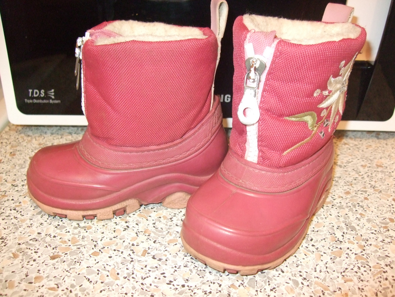 На зиму на девочку в регион.