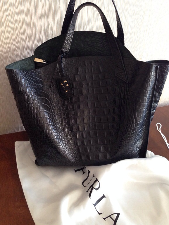 Furla, размер макси. Почта. 3500р.