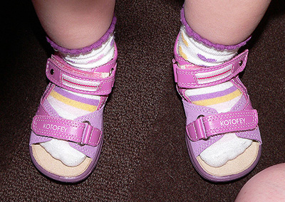 Обувь 22 и 24 размер.