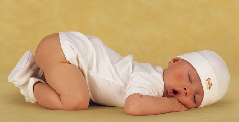 ребенок все время крутится во сне почти два десятка
