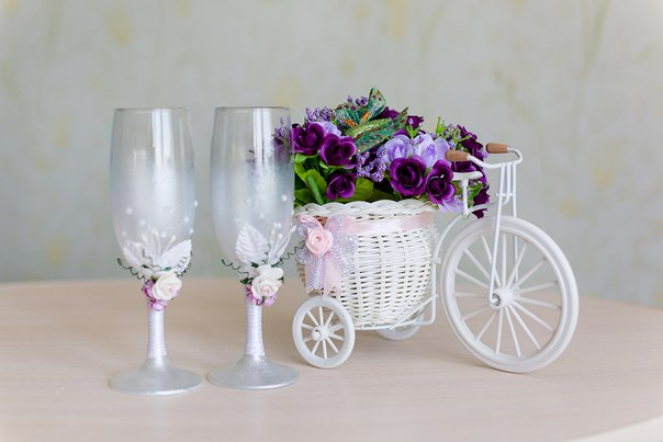 Свадебные бокалы в наличии и на заказ