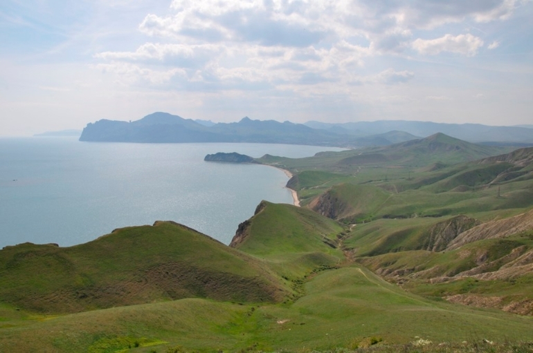 А я живу здесь)