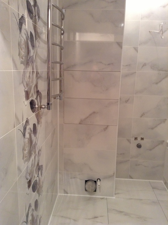 Подойдет ли под такую плитку черный мойдодыр?