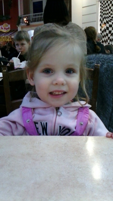 На кого похож ребенок?)))