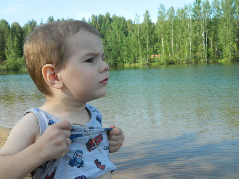 немного нас