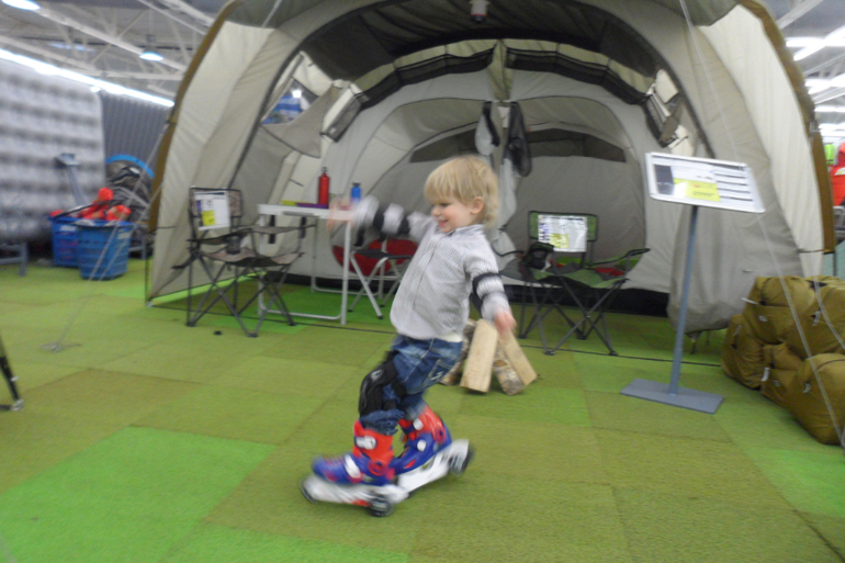 Коньки и ролики в 2,5 года