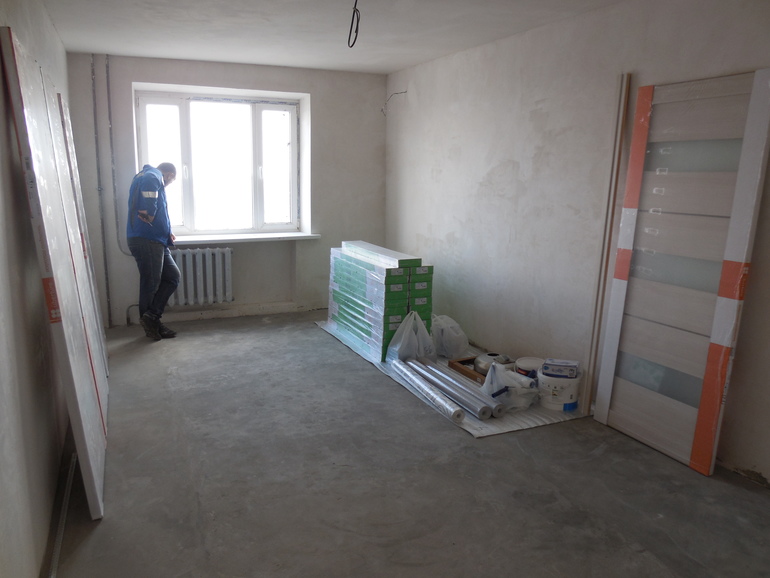 Лопается стяжка.