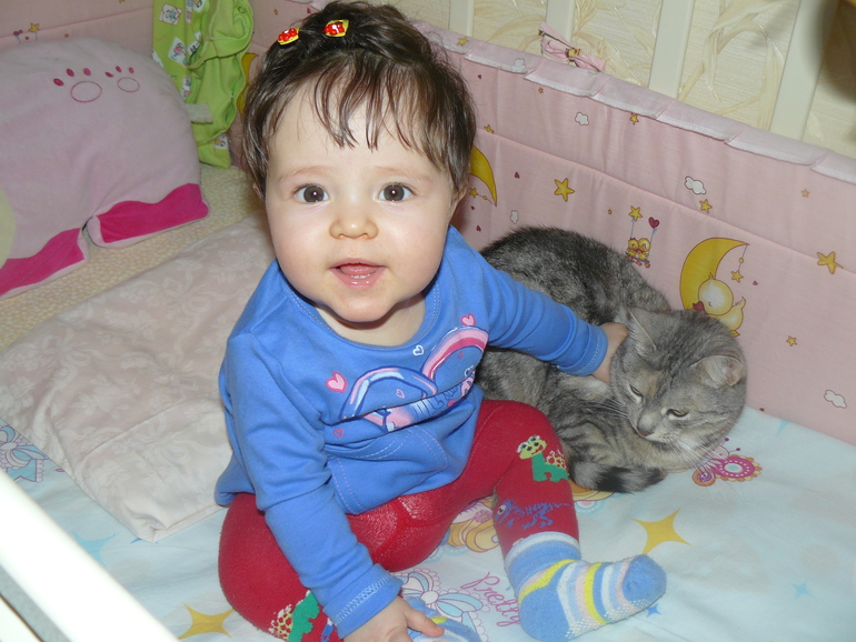 Нашему солнышку сегодня семь месяцев!!!