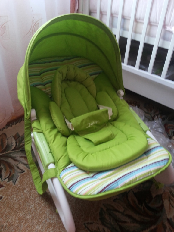 Немного похвастаюсь)))Кроватка и шезлонг для дочи