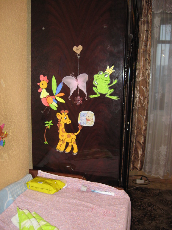 Украшение стен детской комнаты (бюджетный вариант)