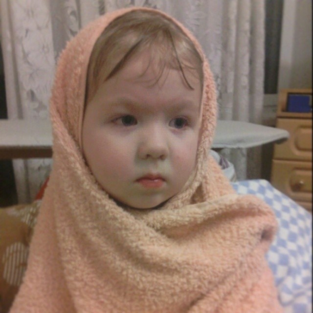 Мирик говорит "мама"))