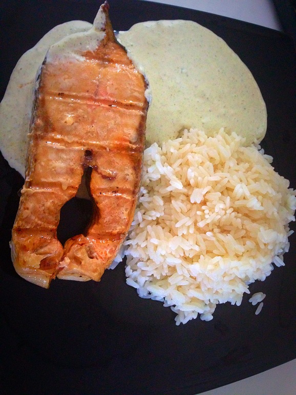 наш ужин!!!Стэйк из кеты с соусом тартар и рисом!!!