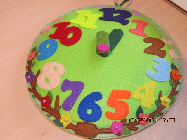 Часики из фетра