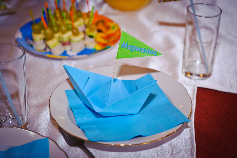 Вот какой получился сладкий стол с моим оформлением!