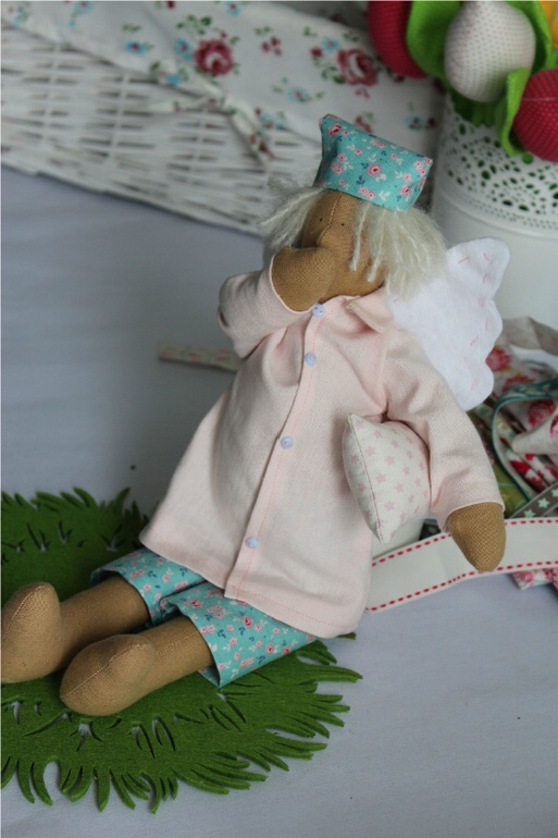 Сонные ангелы в поисках дома))