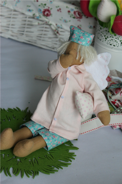 Сонные ангелочки.