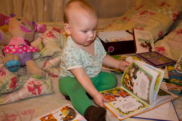 Юная помошница)))