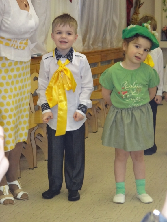 8 марта, праздник мам и бабушек)