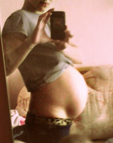 Фотки моих пузов за 2 беременности))