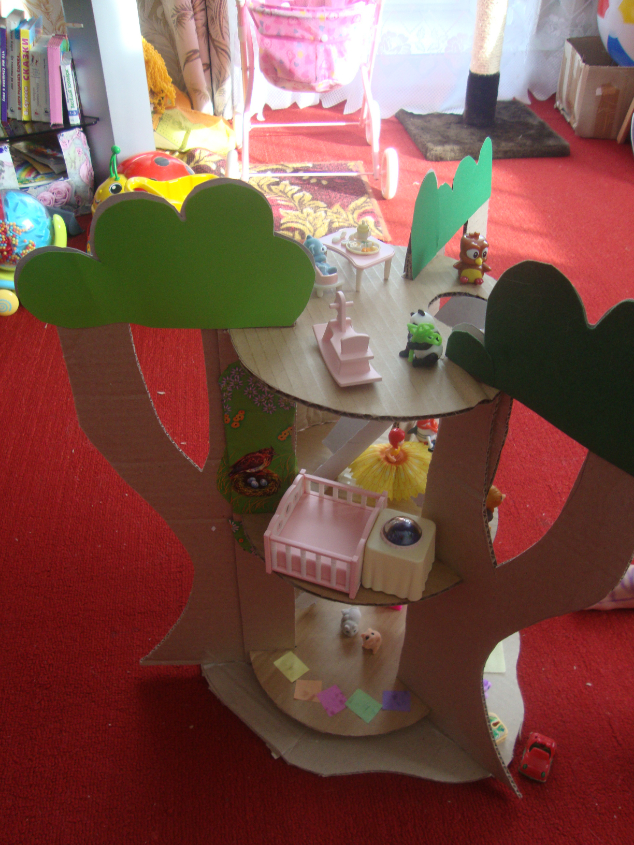 Дом на дереве. Картон