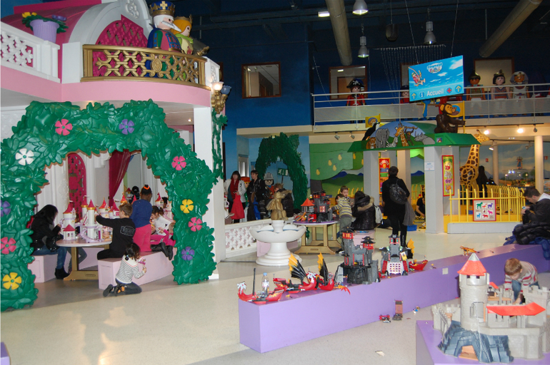 Один день в мире игрушек. Досуг во Франции.