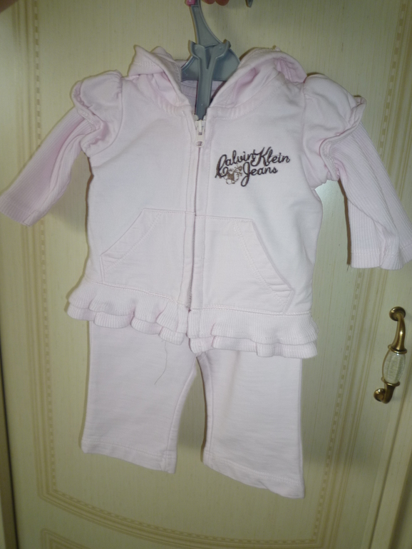 Продам Calvin Klein Jeans на девочку 0-3 мес.