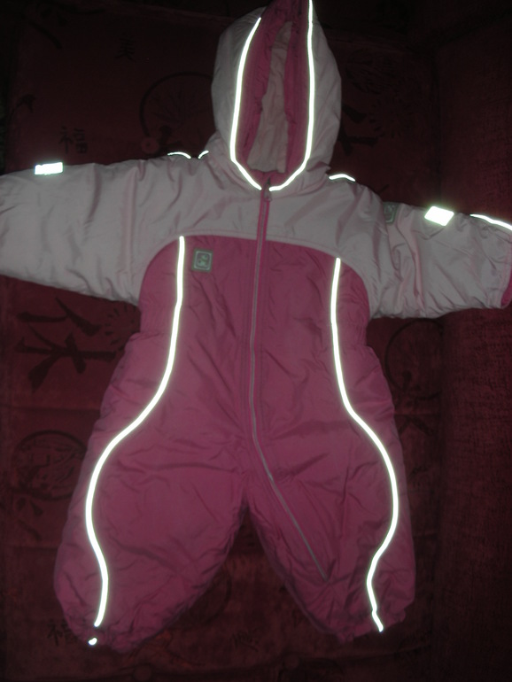 Много одежды на девочку