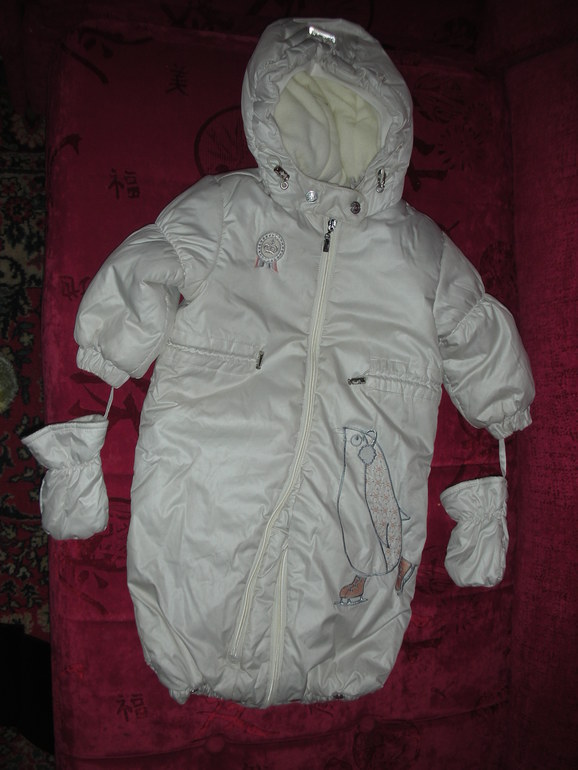 Много одежды на девочку